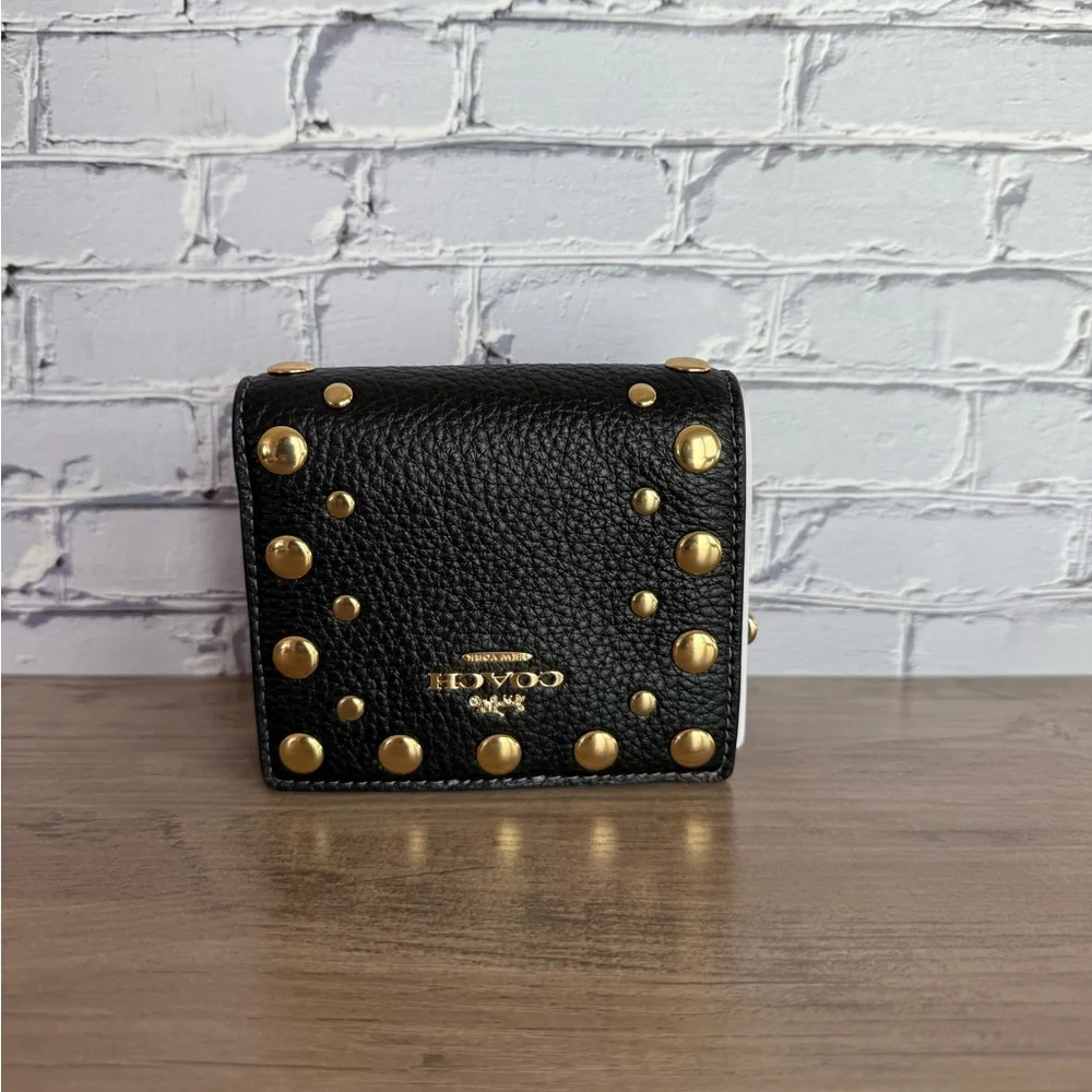 NWT Coach Snap Wallet Pebble Leather Rivets Gold/Black CAP09